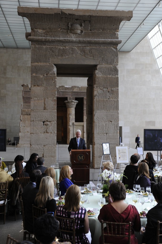 4.BillClinton,Temple of Dendur