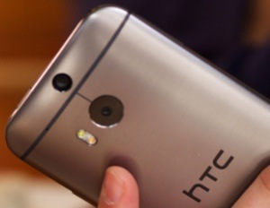 HTC One (M8)