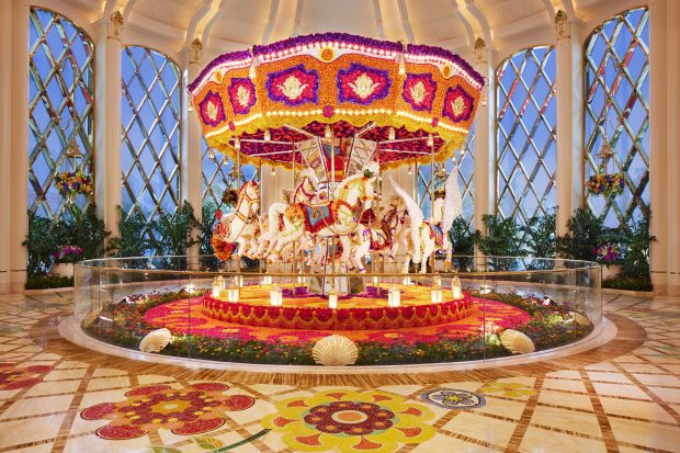 28_Wynn Palace_ Carousel Floral Sculpture by Preston Bailey_Roger Davies