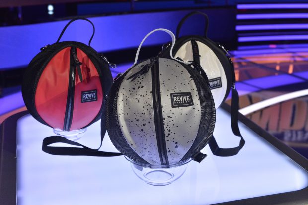 STEVE HARVEY'S FUNDERDOME - "Episode 112" - Aspiring inventors hope to win over a live studio audience to fund their ideas, products or companies, on an all-new episode of the seed-funding competition reality series, "Steve Harvey's FUNDERDOME," on SUNDAY, JULY 23 (9:00-10:00 p.m.), on The ABC Television Network. (ABC/Lisa Rose) THE GAME BAG