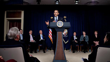 o223_obama_podium