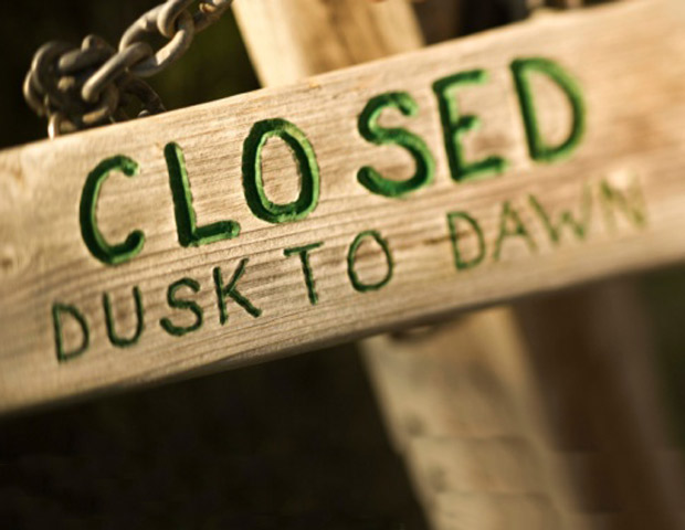 Closed-Curfew-620x480