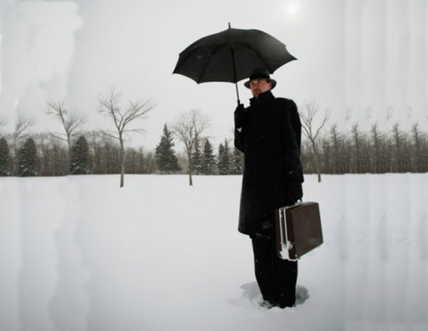 Umbrella-in-Snow-620x480