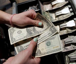 Cash Mobs Support Small Businesses