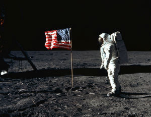 aldrin-flag-moon-landing