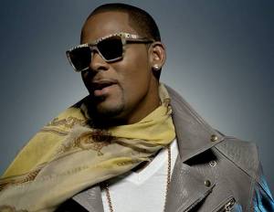 Former manager sues R. Kelly