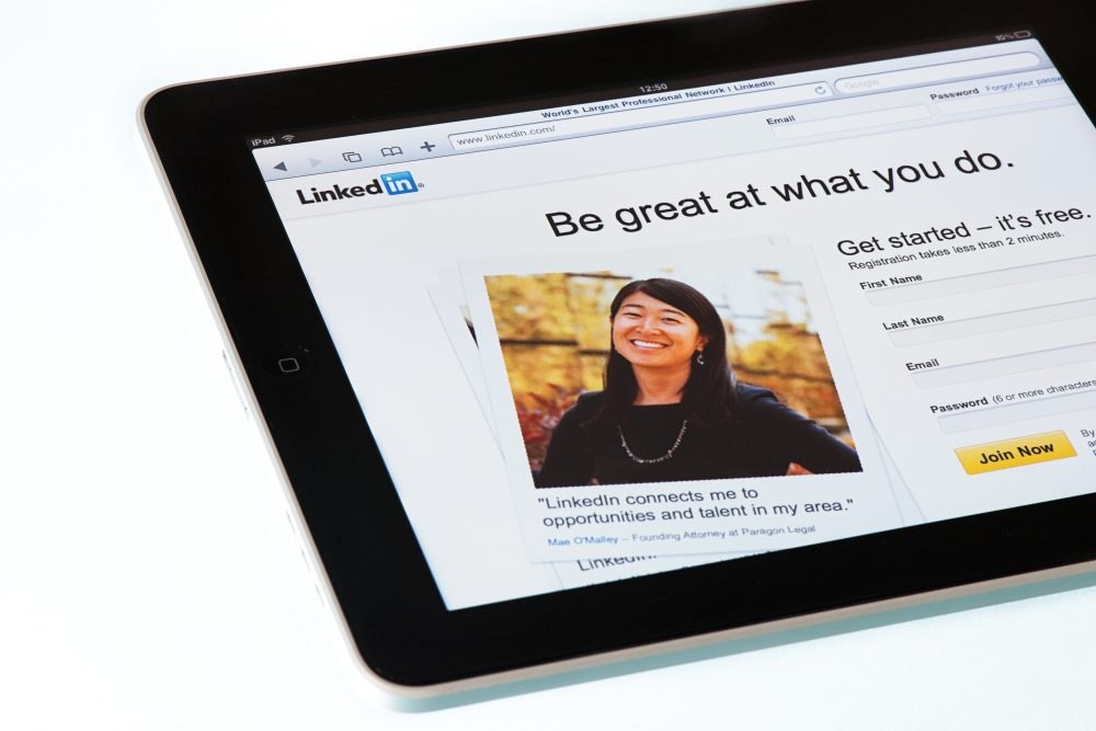 how to use LinkedIn