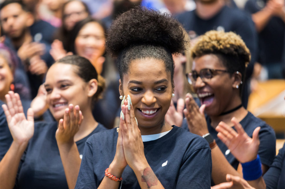 Apple employees in New York celebrate the launch of iPhone XS on September 21, 2018 (Image Apple)