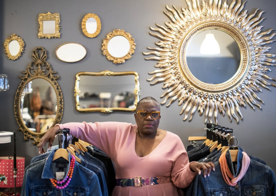 Je Donna Dinges Grosse Pointe Park KKK flag neighbor police