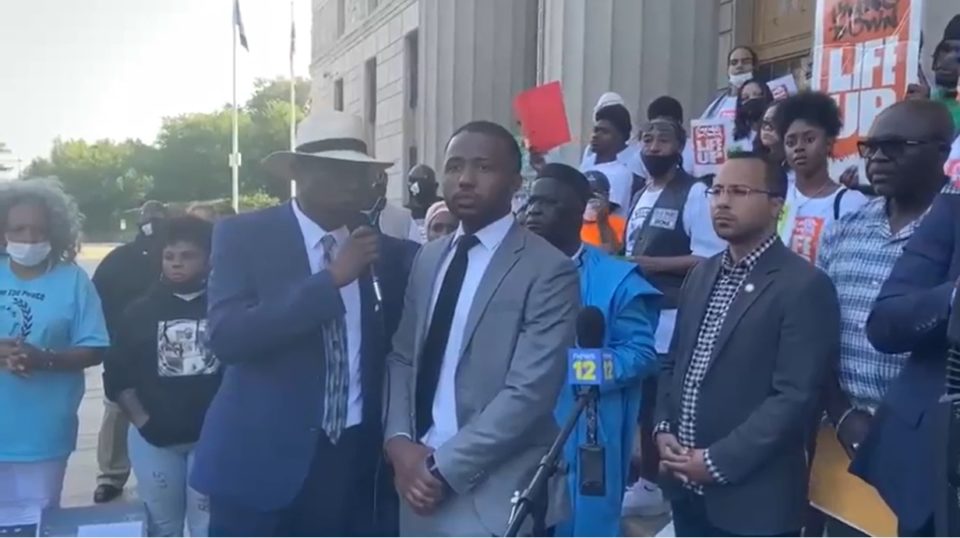 Brandon Hanks,, Syracuse