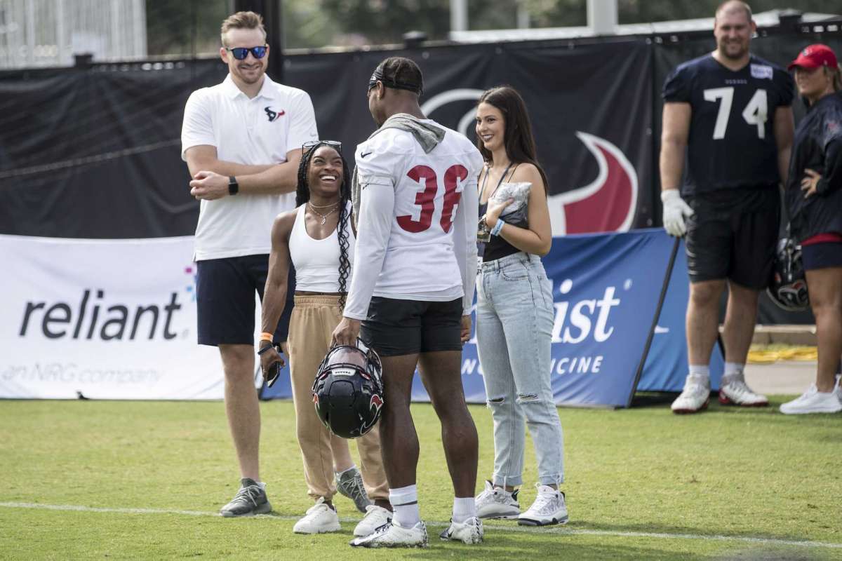 Simone Biles, Jonathan Owens, visit, Texans