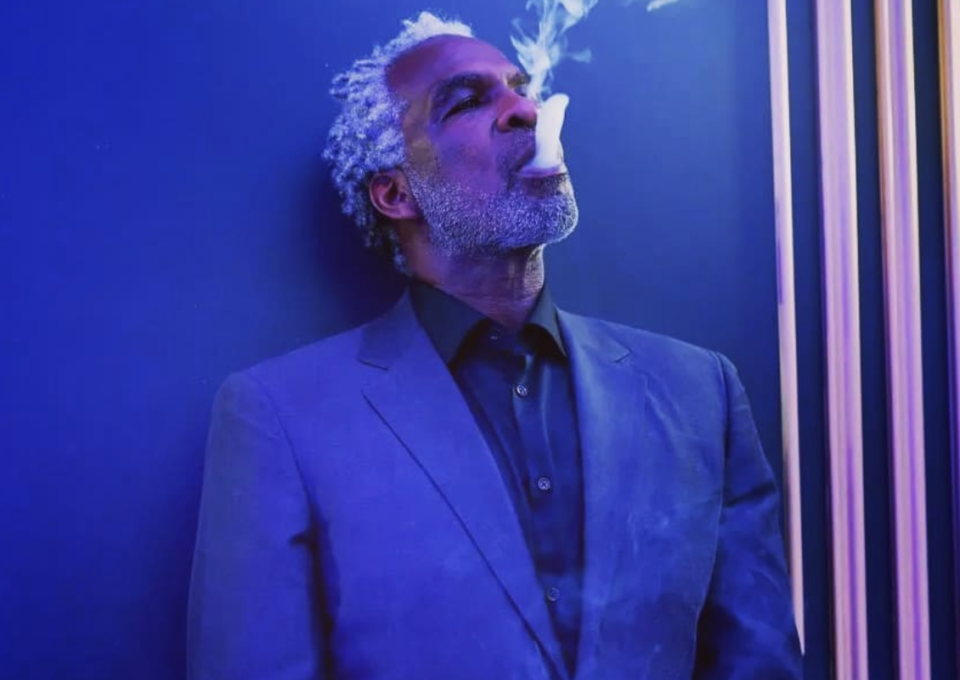 Charles Oakley,NBA, Scottie Pippen, Suge Knight, bully