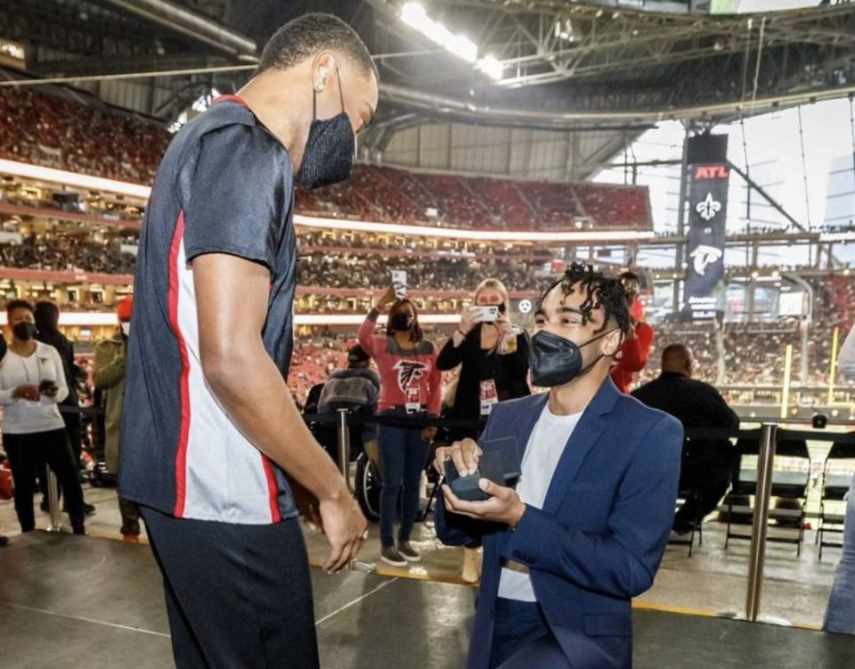 Benjamin Ajani, Dominic Williams,Atlanta Falcons,cheerleader,proposal