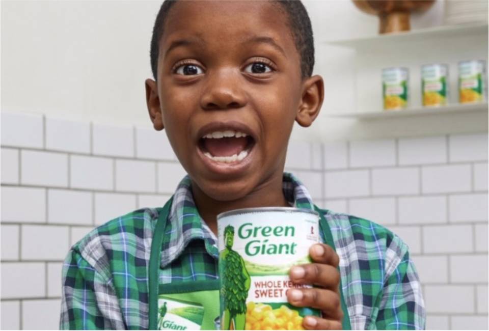 'Corn Kid' cooking with Green Giant corn