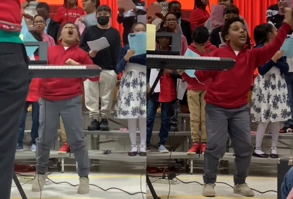 Knox singing 'All I Want for Christmas'