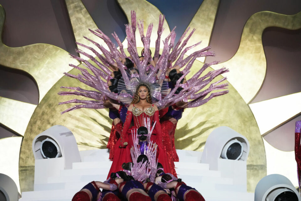 Beyoncé performs on stage headlining the Grand Reveal of Dubai’s newest luxury hotel