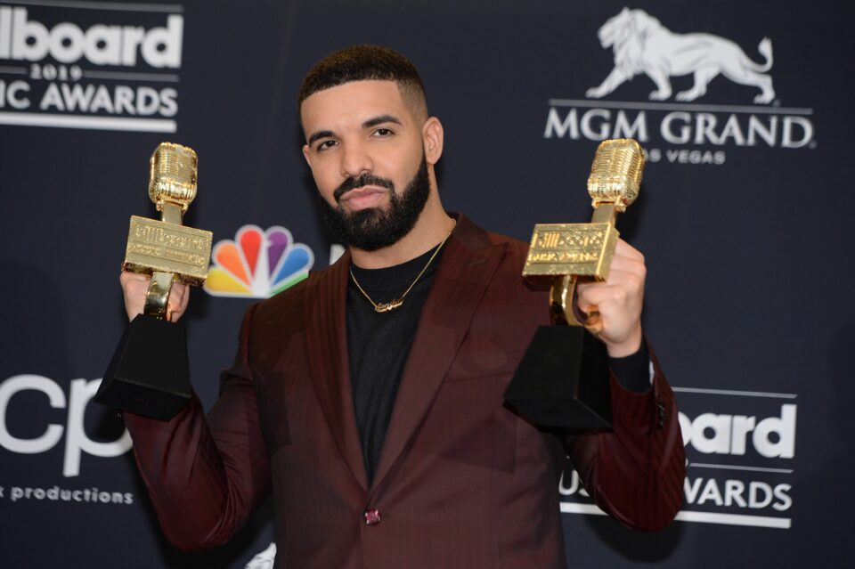 Drake, break, music, health, Drake gifts 50k to fan