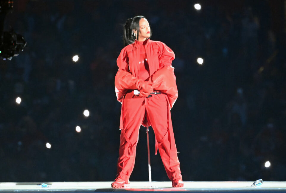 rihanna, jumpsuit, superbowl